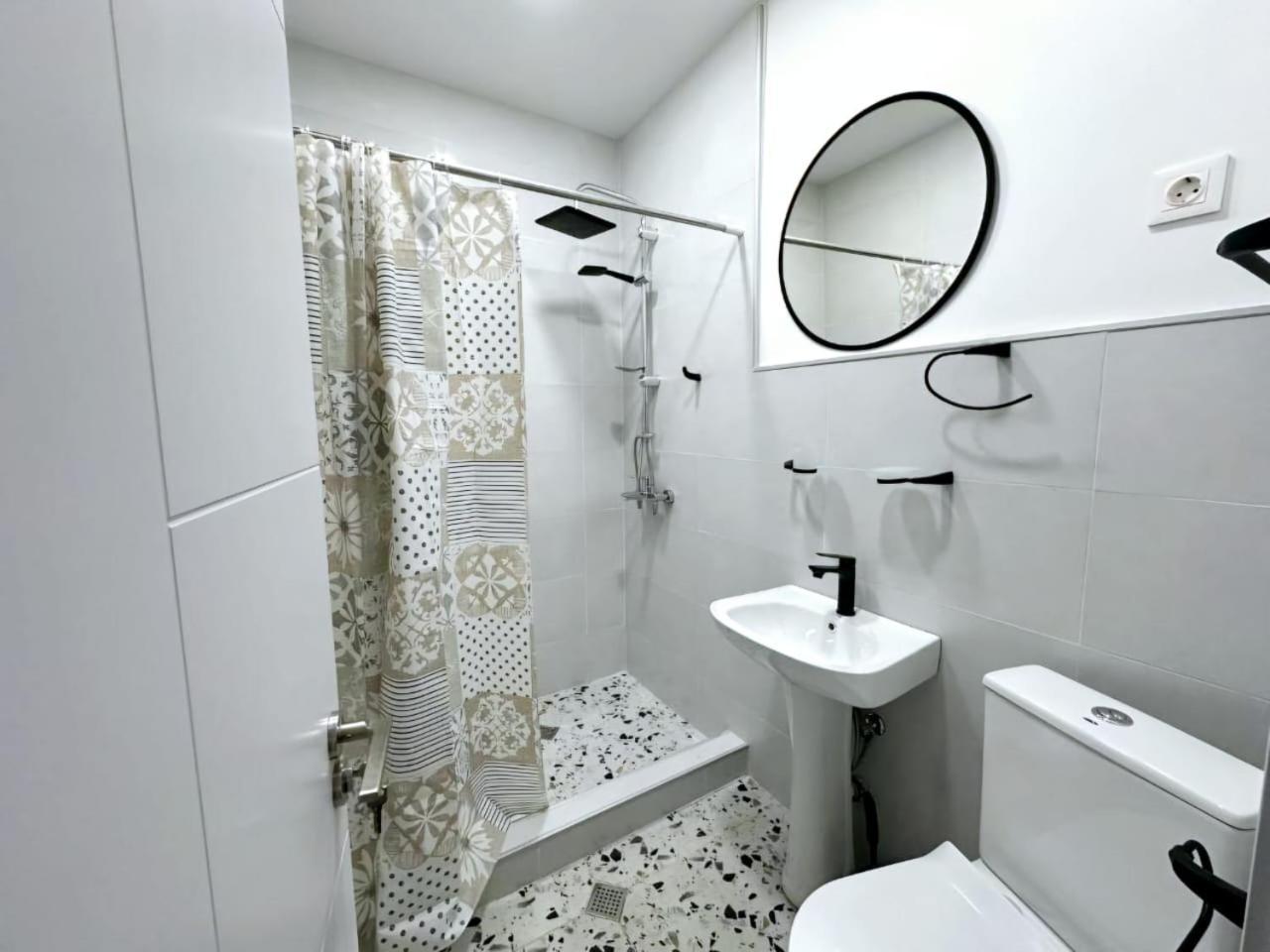 Hotel Home Tbilisi ภายนอก รูปภาพ